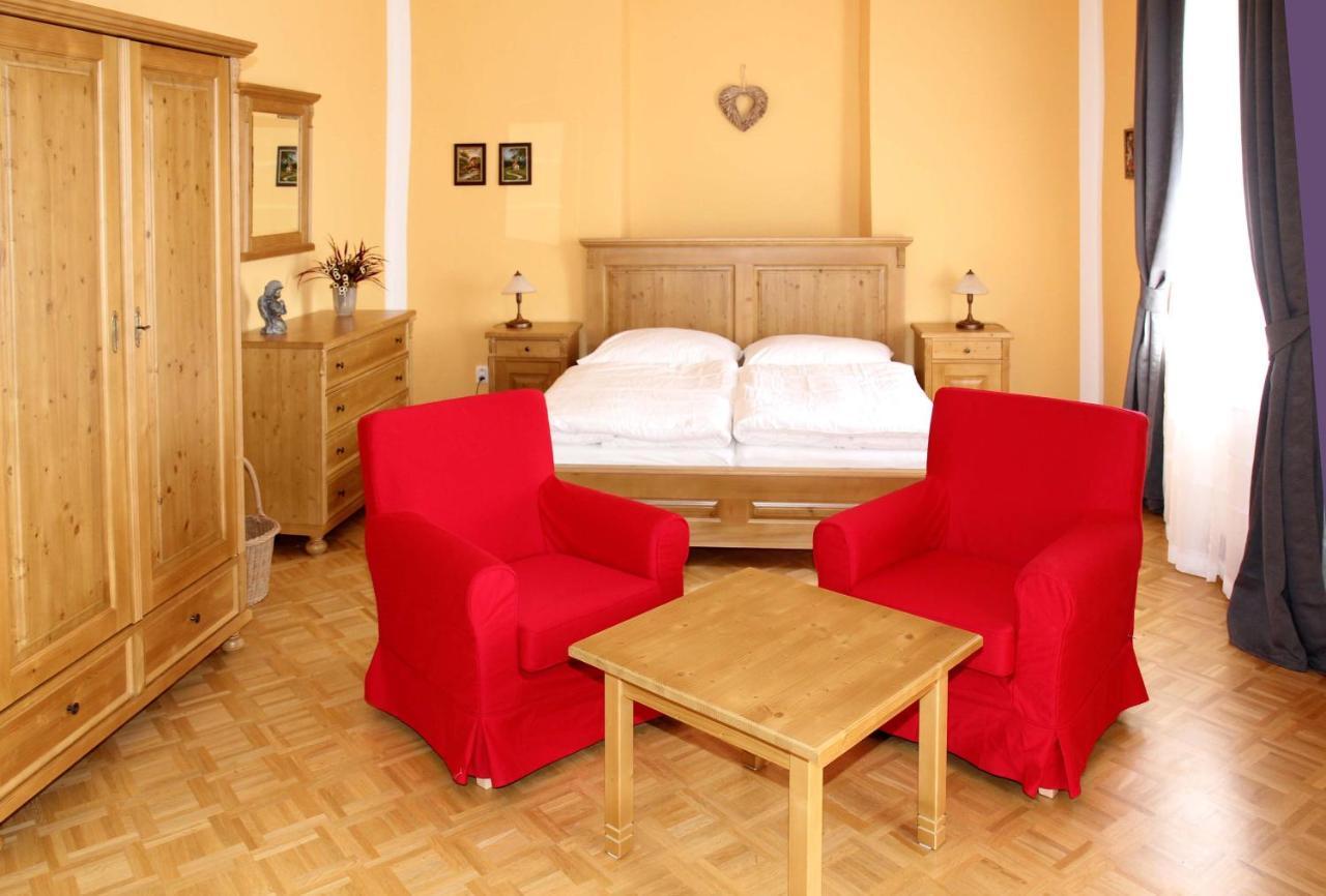 Zamek Liboun Hotel Louňovice pod Blaníkem Kültér fotó