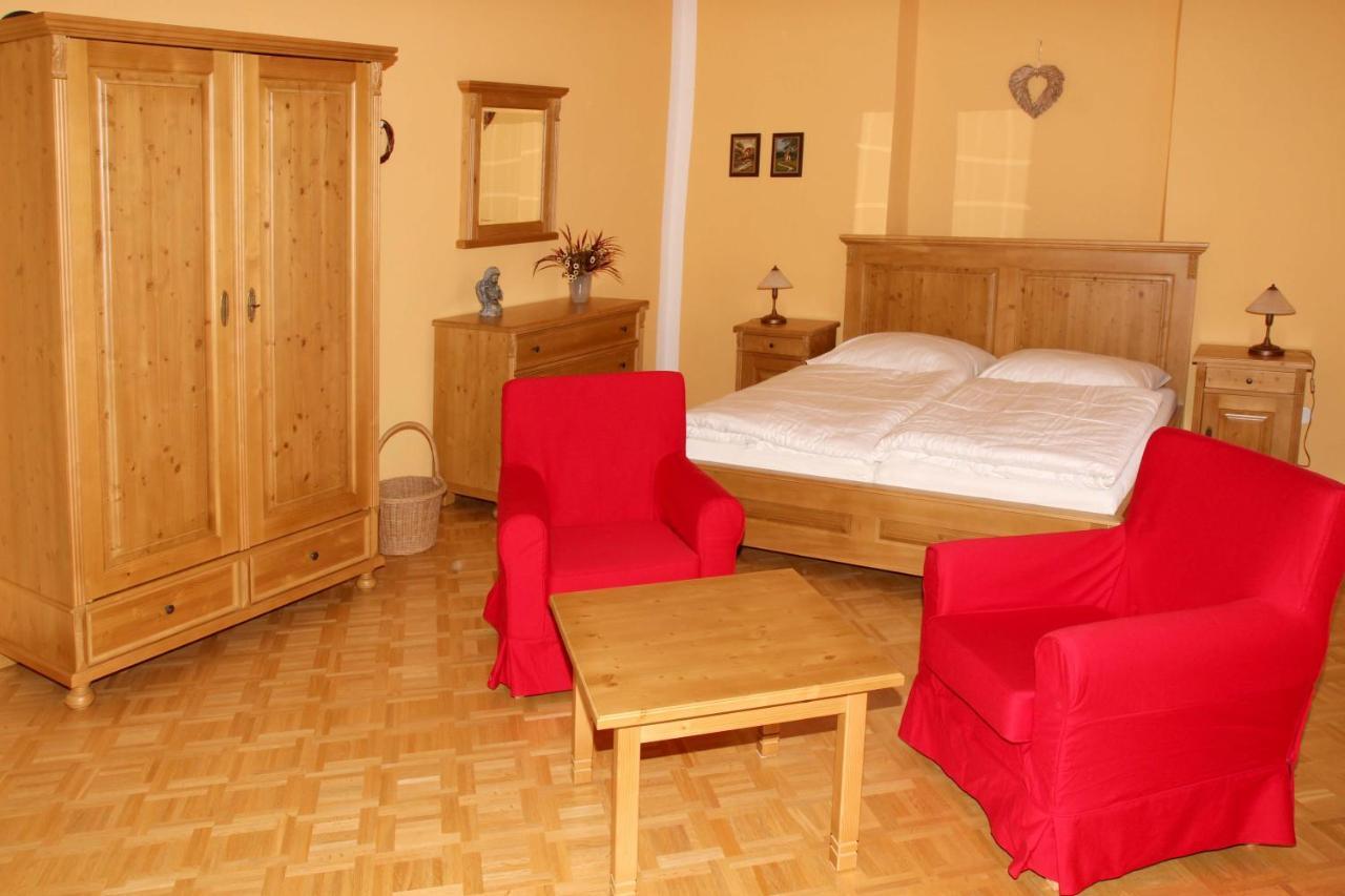 Zamek Liboun Hotel Louňovice pod Blaníkem Kültér fotó