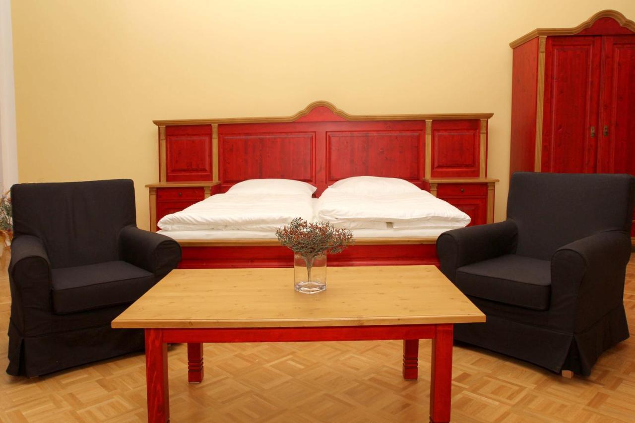 Zamek Liboun Hotel Louňovice pod Blaníkem Kültér fotó