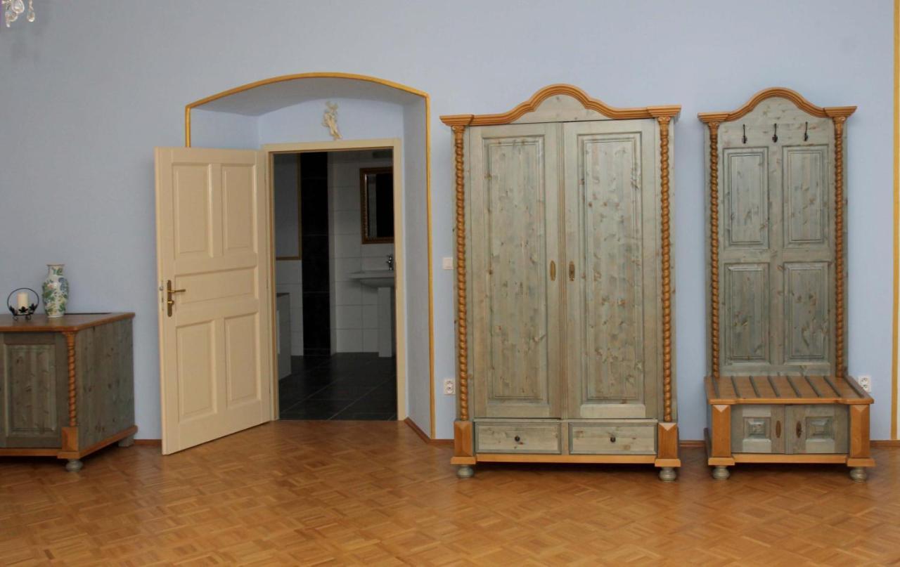 Zamek Liboun Hotel Louňovice pod Blaníkem Kültér fotó