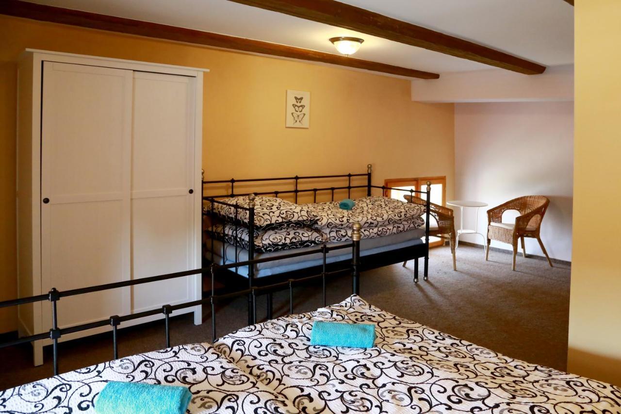 Zamek Liboun Hotel Louňovice pod Blaníkem Kültér fotó