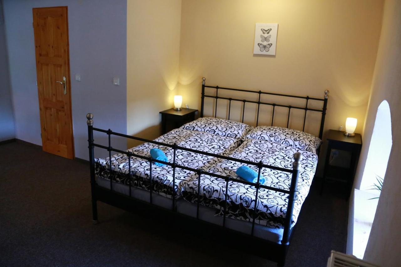Zamek Liboun Hotel Louňovice pod Blaníkem Kültér fotó