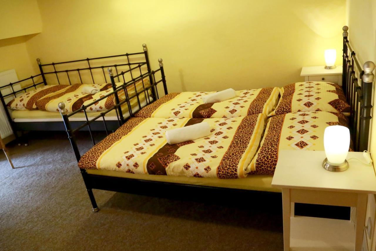 Zamek Liboun Hotel Louňovice pod Blaníkem Kültér fotó
